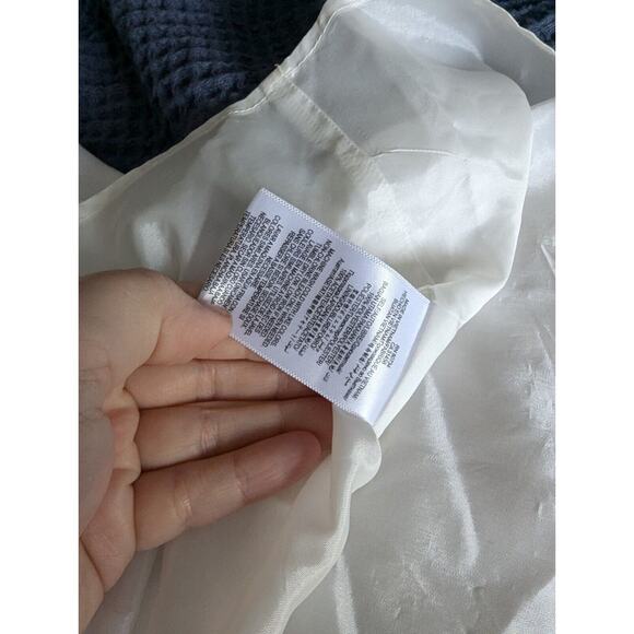 BCBG White Crepe Shift Dress XS Women A Line Sleeveless Cutout Mod VNeck Swing - Picture 16 of 16